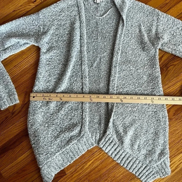 “Eyeshadow “ asymmetric cardigan - Picture 2 of 3